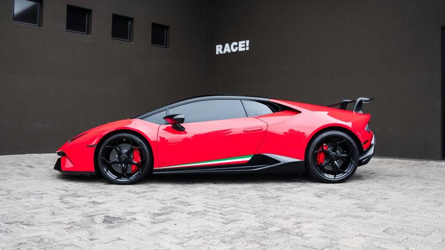  Lamborghini Huracan Performante by RACE! 2018 года  (фото 29 из 37)